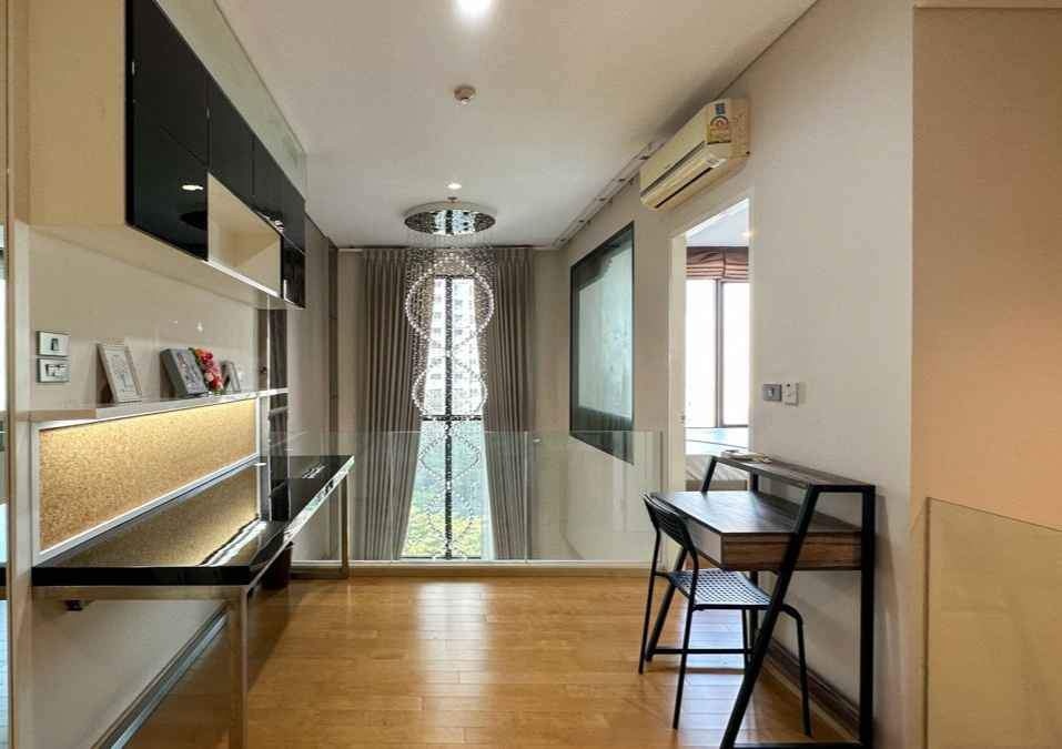 รูป FOR SALE Villa Asoke 1นอน duplex ห้องกว้าง ทำเลดีใกล้ MRT เพชรบุรี  - รูปที่ 3/11