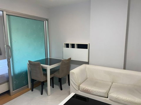 For sale condo The Rise B2 behind Central Chonburi, tree view (S03-1799)