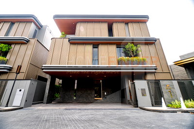 Houses for rent Ramkhamhaeng 39 : BuGaan Rama9 - Mengjai 4 bedrooms, for rent
