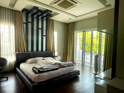เช่าบ้านเดี่ยว มาร์เก็ต วิลเลจ สุวรรณภูมิ : NRS101  ให้เช่า บ้านเดี่ยว  หมู่บ้าน นาราสิริ บางนา กม.10 ขนาด 217 ตรว. 2ชั้น  พื้นที่ใช้สอย 520 ตรม. 4นอน 5น้ำ  350,000บ. 064-959-8900