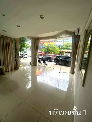 อาคารพาณิชย์ BTS อโศก : LTH10333 – Commercial Building FOR SALE in Sukhumvit 39 size 550 Sq.m. Near The Emquatier ONLY 65Mb