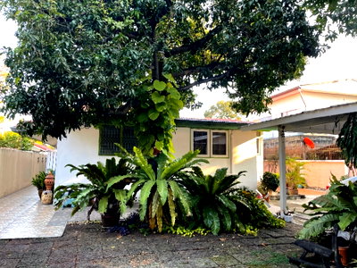 Houses for sale Charoen Krung Road : house for sale near Shrewsbury International School and Asiatique, located on Charoen Krung Soi 79, approximately 150 meters from the main road.