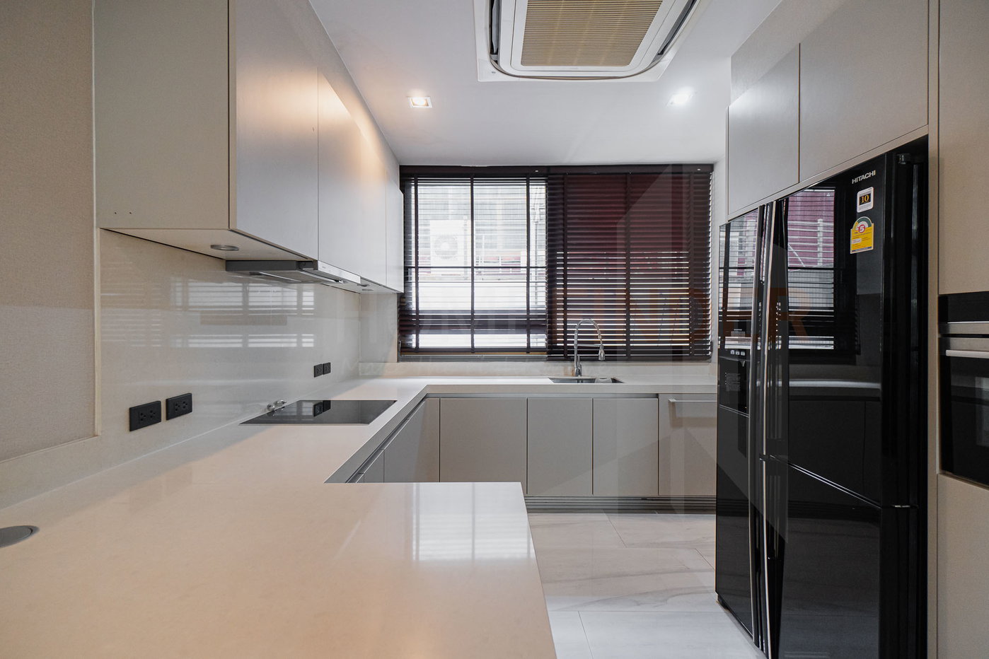 รูป Quarter 39 4 bedrooms, for rent - รูปที่ 4/13