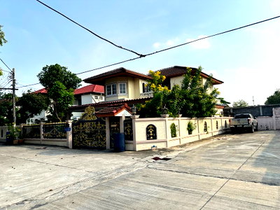 บ้านเดี่ยว ถนนรามอินทรา : ขายบ้านเดี่ยว 2 ชั้น หลังมุม ซอยรามอินทรา 34 แยก 20 (อยู่เย็น) ใกล้ถนนเลียบทางด่วนรามอินทรา