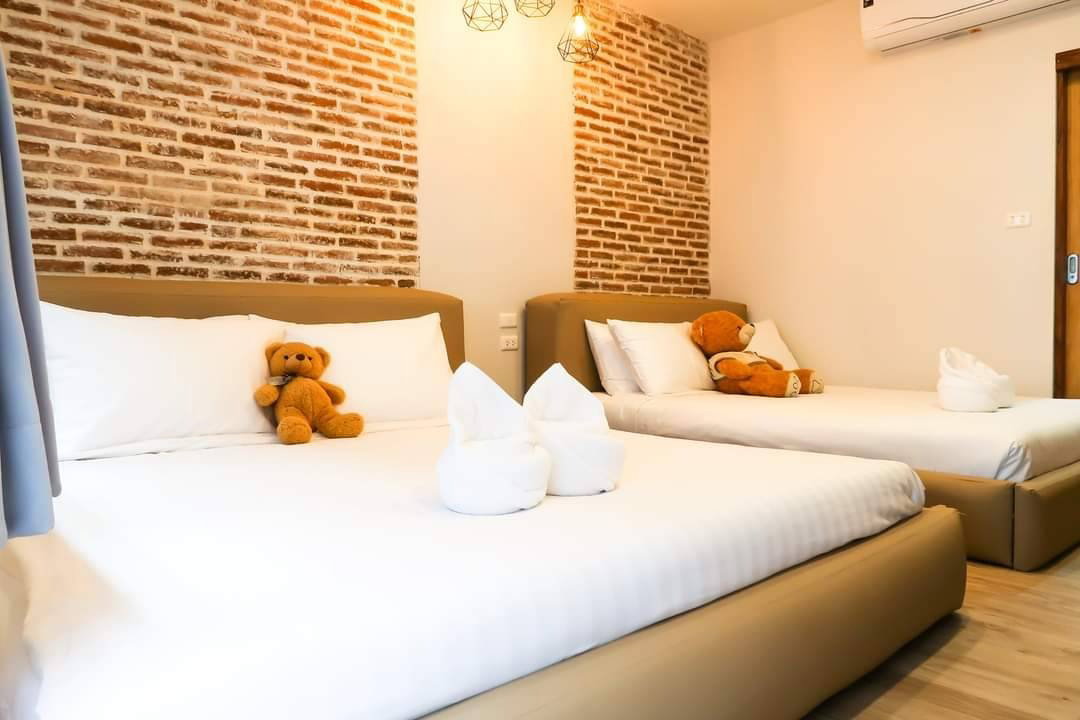 picture Hotel for sale, 8 rooms,  in the city Near tourist attractions in Chiang Mai, Convenient travel - SW001008 - 3/36
