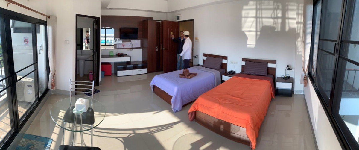 picture Hotel for sale, 2 hotels, At Santitham, 114 rooms, located at the heart of Chiang-Mai. - SW001013  - 4/11