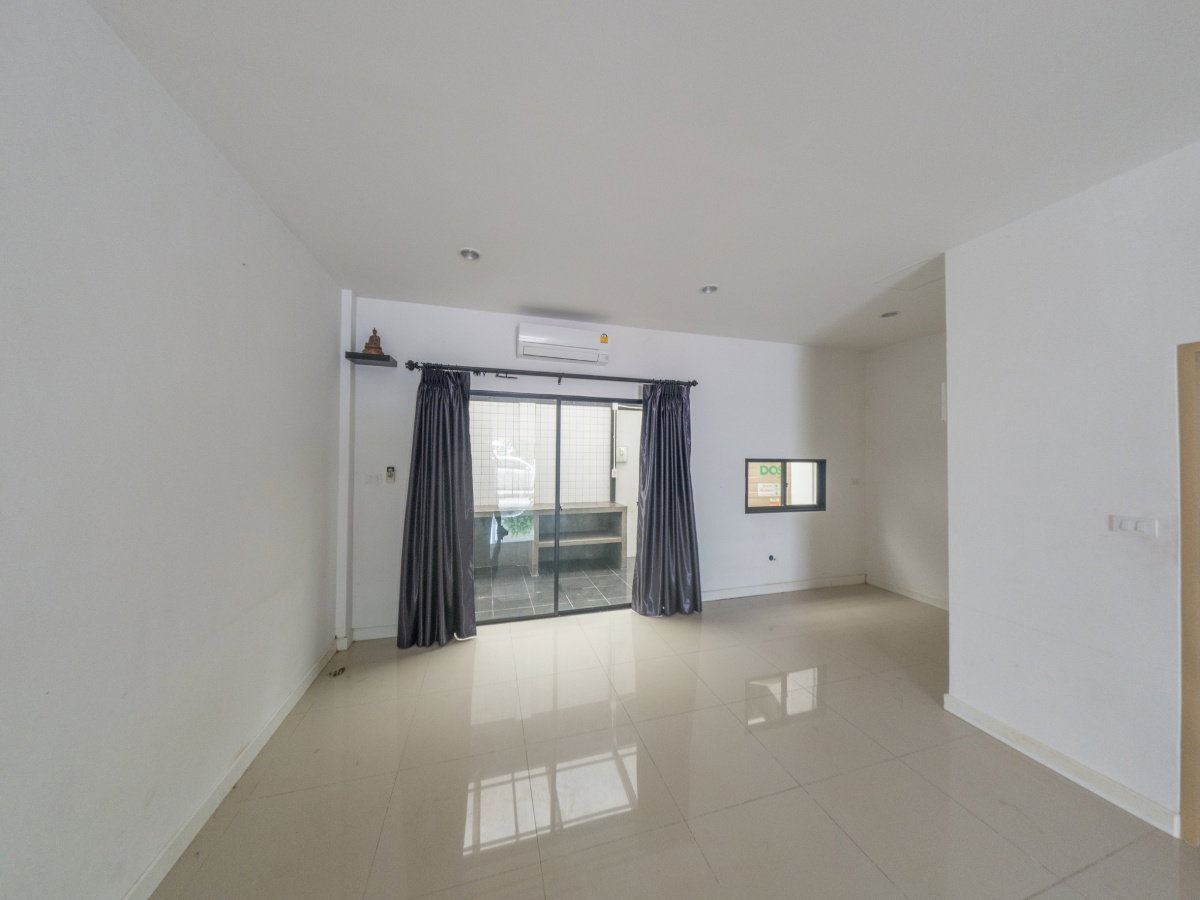 รูป ขายด่วน!! ทาวน์โฮมสไตล์โมเดิล 2 ชั้น H Living เครือสหพัฒน์ แหลมฉบัง  | #TPI-866 - รูปที่ 4/17