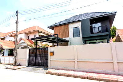 Houses for sale : Newly Renovated Pool Villa! for sale at Koolpunt 9