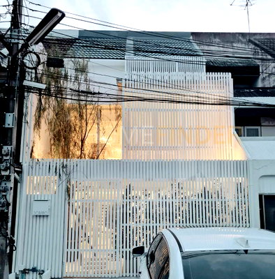 ทาวน์โฮม ทองหล่อ 17 : Niwet Village 3 bedrooms, for sale