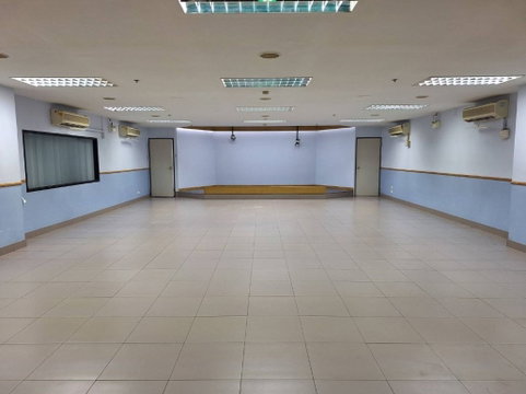Phayathai Plaza near BTS Phaya Thai and Airport Link Ratchathewi.