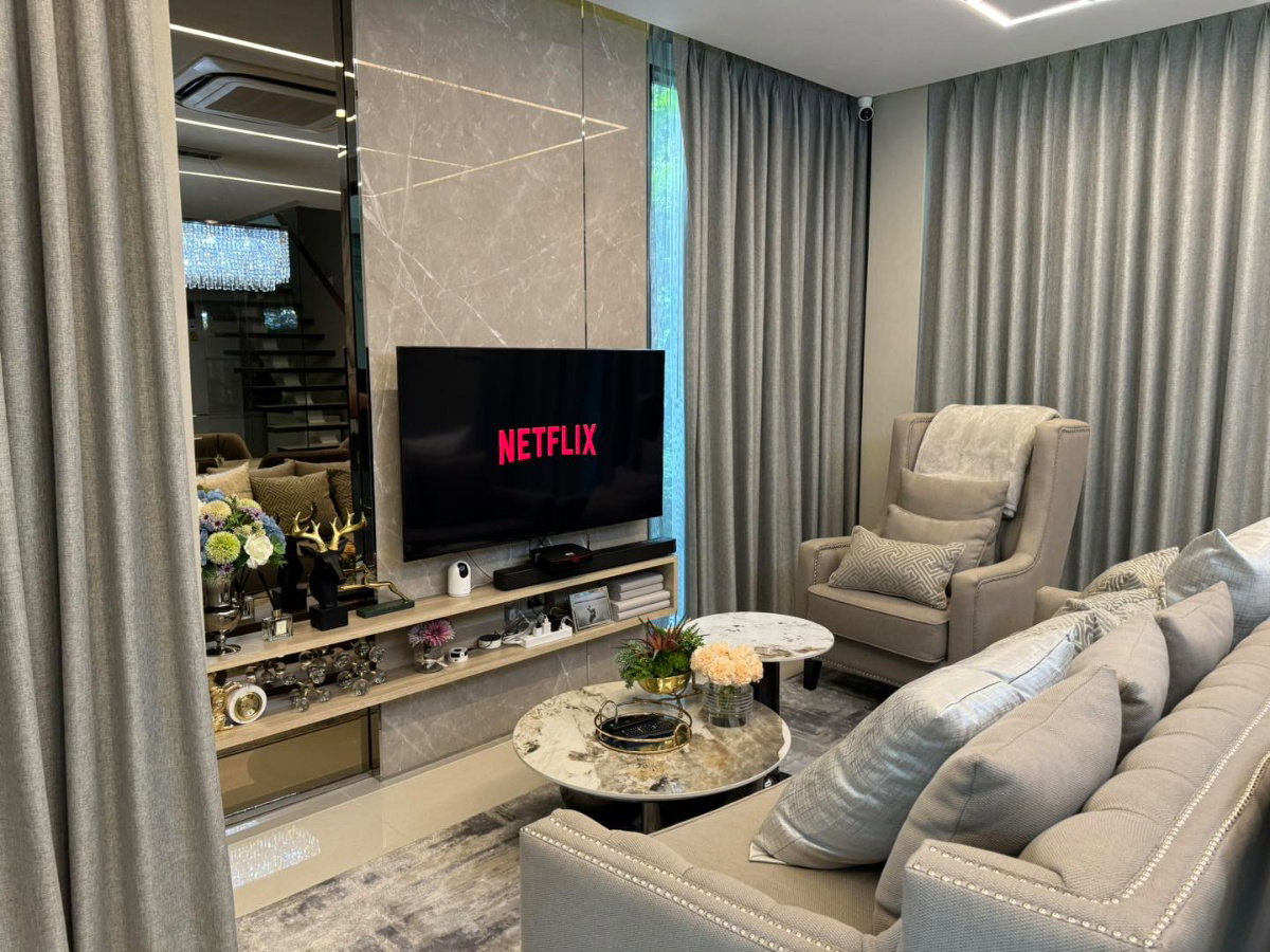 รูป ขายบ้านตัวอย่าง บ้านกลางเมือง คลาสเซ่ CLASSE เอกมัย-รามอินทรา วิวติดสวน-สโมสร ที่สุดในโครงการ ตกแต่งจัดเต็ม - รูปที่ 15/19