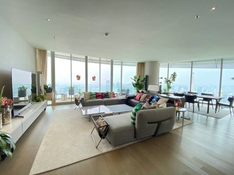 LTHC10421–Magnolias Ratchadamri Boulevard FOR SALE size 321 Sq.m. 4 beds 4 baths Near BTS Ratchadamri Station ONLY 95MB
