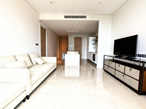 Sindhorn Residence (สินธร เรสซิเดนซ์) ชั้น 16