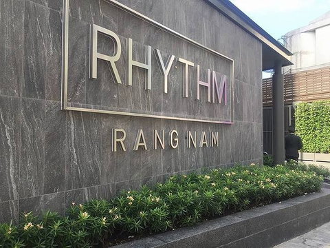 1 Bed Nice Room High Fl. 20+ Good Location Next to BTS Victory Monument 100 m. & King Power at Rhythm Rangnam Condo / For Sale