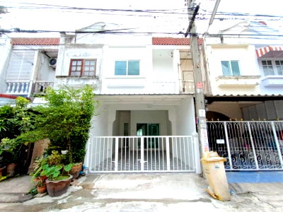 ทาวน์โฮม ถนนเทพรักษ์ : ขายทาวน์เฮ้าส์ ณัฐกานต์ 3-5 พหลโยธิน 52  รีโนเวทพร้อมอยู่  ใกล้ ตลาดยิ่งเจริญ  BTS สะพานใหม่