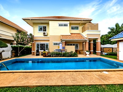 บ้านเดี่ยว อนุสาวรีย์จอมพลสฤษดิ์ ธนะรัชต์ : บ้านเดี่ยว สองชั้น ปรับปรุงใหม่ มีสระว่ายน้ำส่วนตัว เนื้อที่ 131.5 ตารางวา ริมบึงแก่นนคร ขอนแก่น