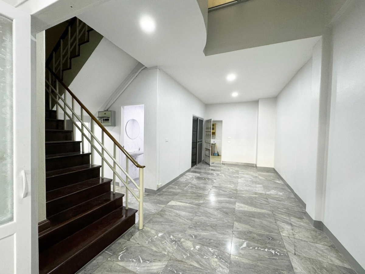 รูป ขาย ทาวน์เฮ้าส์ 4 ชั้น หมู่บ้านวราธรวิลล์ พัฒนาการ 44 พร้อมอยู่ - รูปที่ 19/20