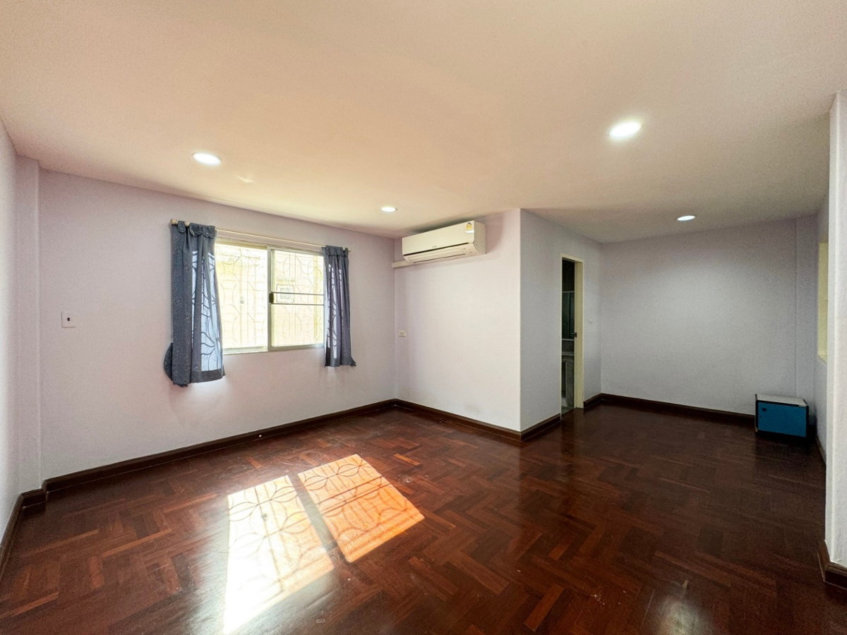รูป ขาย ทาวน์เฮ้าส์ 4 ชั้น หมู่บ้านวราธรวิลล์ พัฒนาการ 44 พร้อมอยู่ - รูปที่ 13/20
