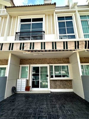 Townhouses for rent : Townhouse for rent , Indy 4, ready to move in. Interested, contact Line @goodmanpro or call 0999029192.