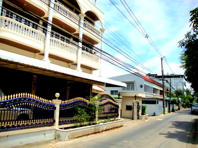 สำนักงาน ถนนนาคนิวาส : 📣ขายอาคาร 5 ชั้น ซอยลาดพร้าว 83 หลังอิมพีเรียลลาดพร้าว​ 🏢 ใกล้รถไฟฟ้าสายสีเหลือง (สถานีรถไฟฟ้าลาดพร้าว) 900 เมตร🚊ราคา 23.29 ล้าน 🔥🔥