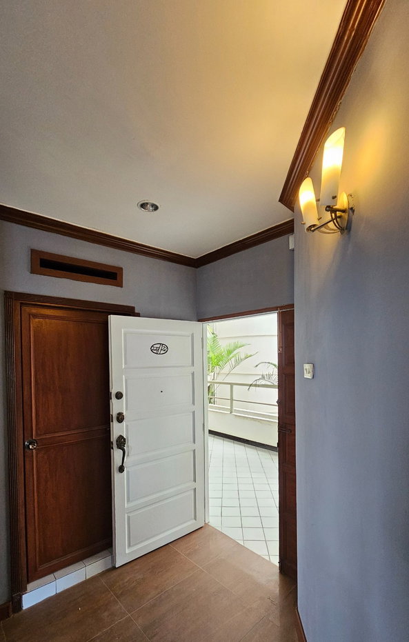picture for sale condo Country Complex C Condominium (S03-0822) - 6/18