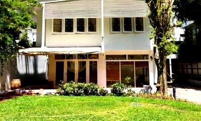 บ้านเดี่ยว ถนนสุขุมวิท : LTHC9796 – House with garden FOR SALE in Ploenchit 3 beds 4 baths size 300 sq.m. Near BTS Ploenchit Station ONLY 138.7 MB