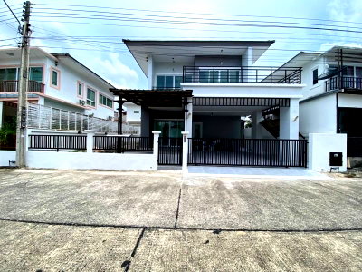 ขายบ้านเดี่ยว : ขายบ้านเดี่ยวรีโนเวทใหม่ ม.คริสตัลพลัส หนองยายบู่ ศรีราชา, ชลบุรี