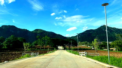 ที่ดิน นครราชสีมา (โคราช) : ขายที่ดินเขาใหญ่ติดน้ำ หมูสี 1 ไร่ บ้านเหวปลากั้ง กุดคล้าผ่านศึก วิวเขาสวยมาก ใกล้ธนะรัชต์  อุทยาน ใกล้โครงการเขาพระนอน โซน VVIP  087-9074045