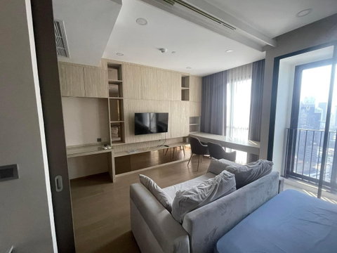 LTH10479- Ashton Chula-Silom FOR SALE 1 beds 1 baths Size 32.5 Sq.M. Near MRT Samyan stations ONLY 8.5 MB