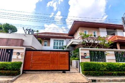 บ้านเดี่ยว กรุงเทพมหานคร : 📍ขายบ้านเดี่ยว หมู่บ้านศรีวดี ซอย 3 🏡ใกล้พาซิโอพาร์ค (กาญจนาภิเษก) บรรยากาศร่มรื่น🌳 ตกแต่งสวยด้วยวัสดุอย่างดี พร้อมเข้าอยู่ ราคา 36.9 ล้านบาท❗️
