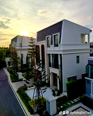 ขายบ้านเดี่ยว : ขายขาดทุน บ้านเดี่ยว 3 ชั้น 4 ห้องนอน โครงการเดอะแกรนด์ วิภาวดี 60 บ้านสวยพร้อมอยู่ บ้านตัวอย่างตรงข้ามสวนส่วนกลาง (Gant-187)