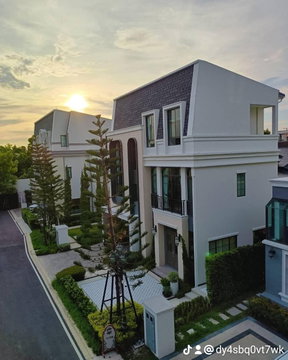 Selling at a loss, 3-story detached house, 4 bedrooms, The Grand Vibhavadi 60 project. beautiful house, ready to move in.