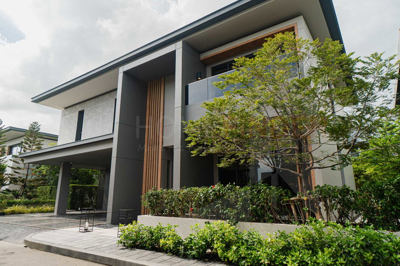 Houses for sale : Lake Legend Bangna-Suvarnabhumi 4 bedrooms, for sale