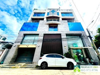 Shophouses for sale Esplanade Ratchadapisek  : House Building 4 Storey for Sale Ratchadaniwet Yaek 2, 4 Bedroom 40 sqw 482 sqm good location with Elevator Near Huai Khwang, Ladprao : VW24S-003