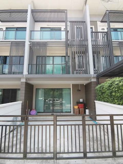  ขายบ้านทาวน์เฮาส์ ทาวน์ อเวนิว เมิร์จ รัตนาธิเบศร์ 3 ห้องนอน 3 ห้องน้ำ  29 ตรว ถ.บางกรวย-ไทรน้อย นนทบุรี ใกล้รถไฟฟ้าสายสีม่วง ราคา 4,590,000 บาท
