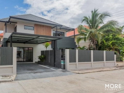 บ้านรุ่งอรุณ - หางดง 4ห้องนอน 4ห้องน้ำ 185 ตร.ม. (ID:085PS)