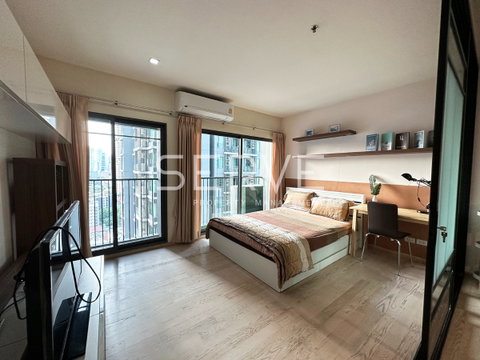 สตูดิโอ กั้นห้องเป็นสัดส่วน มีอ่าง สไตล์ Homey ชั้นสูง15+ บนสุดยอดทำเลคอนโดเชื่อมต่อเข้า BTS ทองหล่อ ที่ Noble Remix / ให้เช่าคอนโด