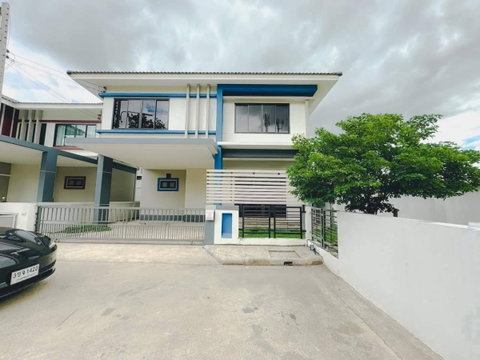 ให้เช่า บ้านอยู่สราญ โครงการ4 พร้อมอยู่ 18,000 บาท