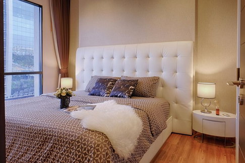 LINE @condorental for rent the room at IVY Ampio