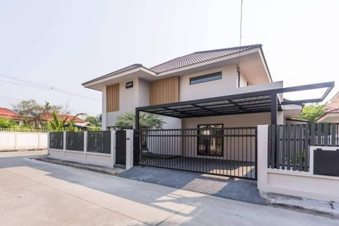 4 Bedroom 4 Bathroom pool villa for sale at Rung Aroon 3, Hang Dong