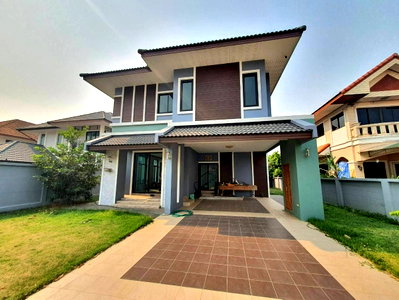บ้านเดี่ยว ม.พายัพวิทยาเขตแก้วนวรัฐ : Ph0332 ขายบ้านสร้างใหม่ 2 ชั้น ขายเพียง 7.9 ลบ. 5 นอน 4 น้ำ 107.5 ตรว. ใกล้มีโชคพลาซ่า 2 กม.