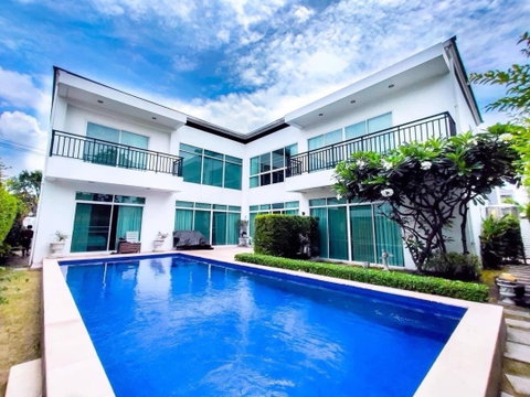 LTH10515- House FOR SALE in Ramkhamhang Soi 9 size 126 Sq.w. 4 beds 5 baths Near Airport Rail link Price ONLY 69Mb