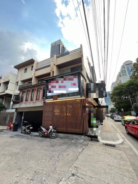 LTH10517–Commercial building for rent in Sukhumvit 11 size 230 Sq.m. Near BTS Nana station ONLY 190k/month