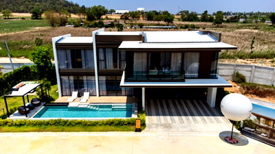 บ้านเดี่ยว หนองปรือ ชลบุรี : Highland Park Pool Villas Pattaya 4 bedrooms, for sale