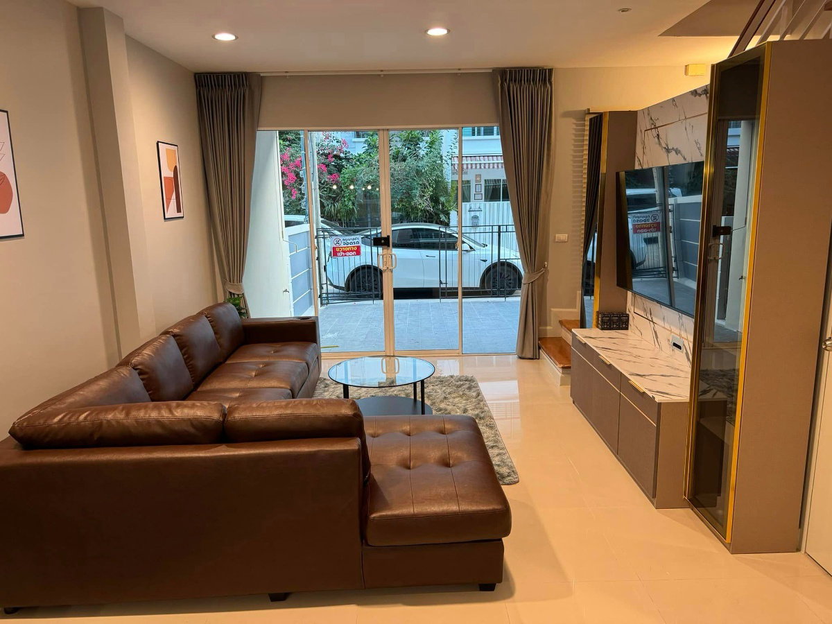 รูป ให้เช่าทาวน์เฮาส์หมู่บ้านบ้านกลางเมืองสาทร-ตากสิน 2 พร้อมเข้าอยู่สนใจติดต่อ Line @goodmanpro หรือ โทร 0999029192 - รูปที่ 9/23