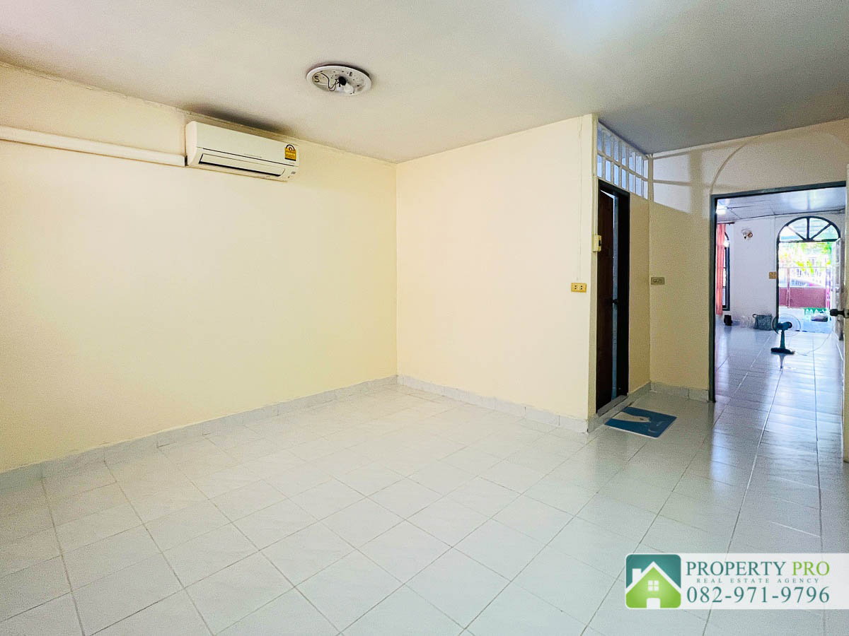 picture TownHouse for Sale Asoke Villa Ratchadaphisek Soi 3, 3 Bedroom 22 sqw 92 sqm good location Near MRT Rama 9, Huaikhwang, Din Daeng : VW24S-002  - 4/19