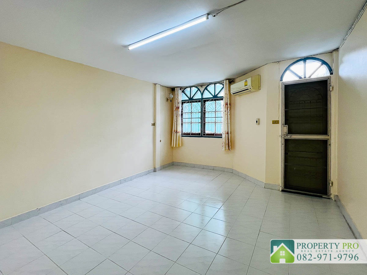picture TownHouse for Sale Asoke Villa Ratchadaphisek Soi 3, 3 Bedroom 22 sqw 92 sqm good location Near MRT Rama 9, Huaikhwang, Din Daeng : VW24S-002  - 8/19