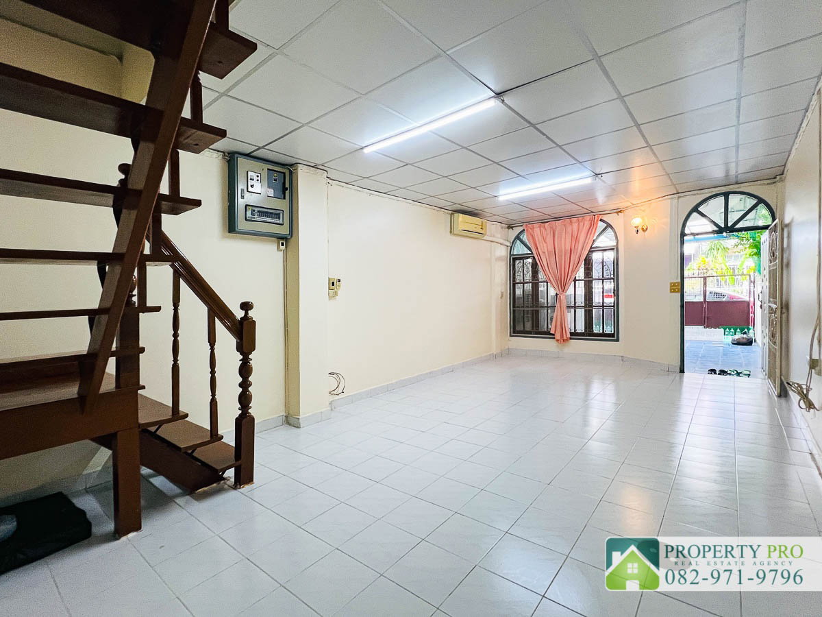 picture TownHouse for Sale Asoke Villa Ratchadaphisek Soi 3, 3 Bedroom 22 sqw 92 sqm good location Near MRT Rama 9, Huaikhwang, Din Daeng : VW24S-002  - 2/19