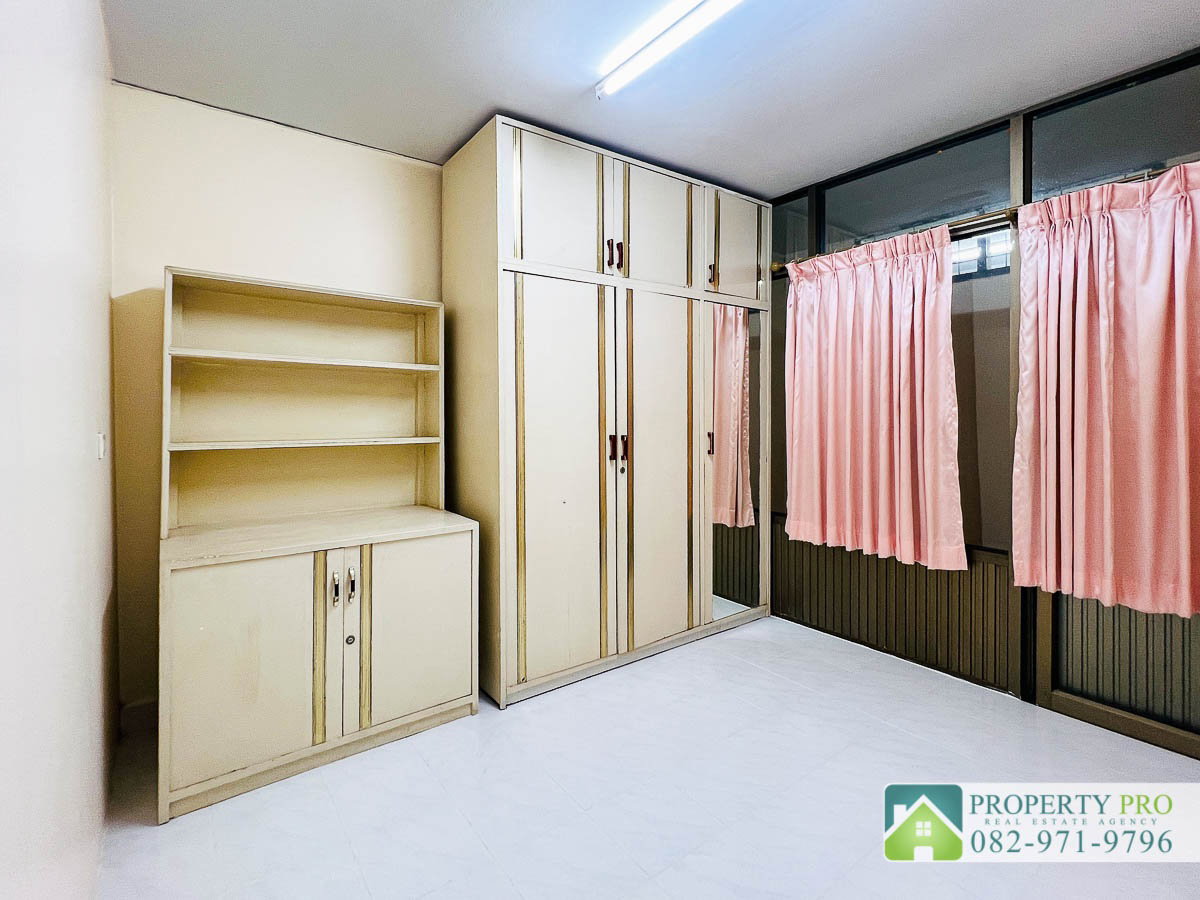 picture TownHouse for Sale Asoke Villa Ratchadaphisek Soi 3, 3 Bedroom 22 sqw 92 sqm good location Near MRT Rama 9, Huaikhwang, Din Daeng : VW24S-002  - 9/19