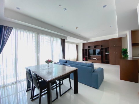 LTH12350RE–The Emporio Place Sukhumvit 24 FOR SALE 2 beds 3 baths size 108 Sq.m. Near BTS Phrom Phong Station ONLY 22.5 MB